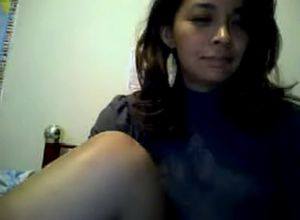 Бразилианка перед вебкой без трусов